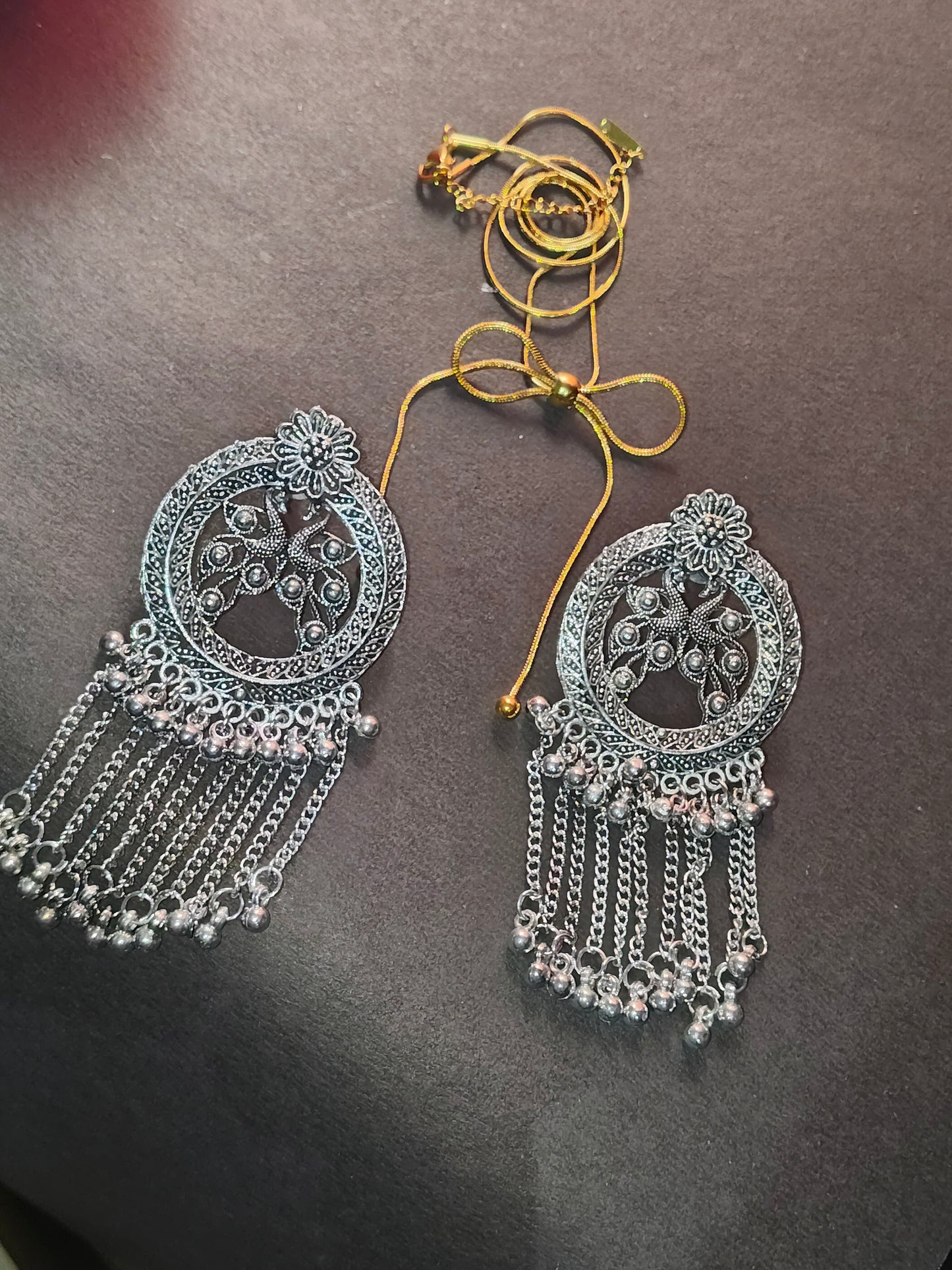 Faltu Fit Adjustable Sleek Gold-Plated Chain Bracelet for Women