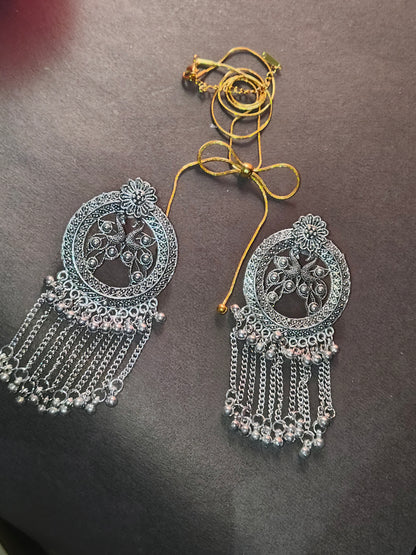 Faltu Fit Adjustable Sleek Gold-Plated Chain Bracelet for Women